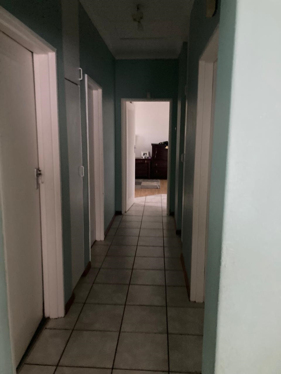 5 Bedroom Property for Sale in West Bank Eastern Cape